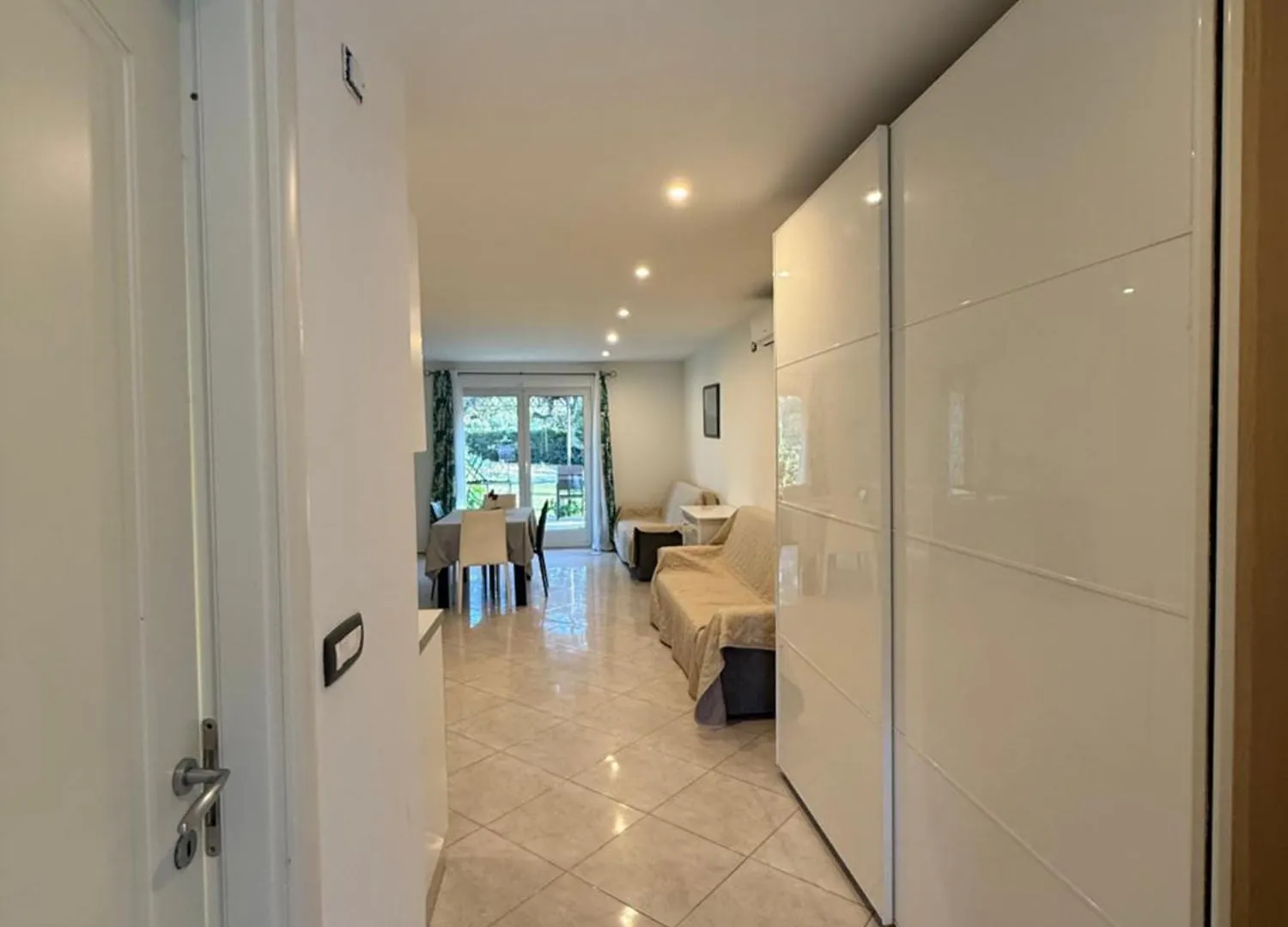 Villa Angelina Front Beach Гримо Апартаменты