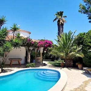 casa-victoria-les-tres-cales.catalonia-hotels.com/